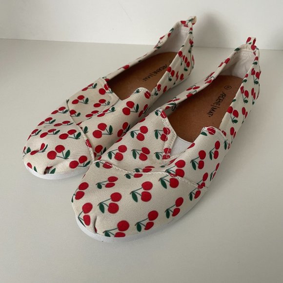ARDENE White & Red Cherry Print Canvas Sneakers / Espadrilles / Flats - Size 8 - Picture 2 of 6